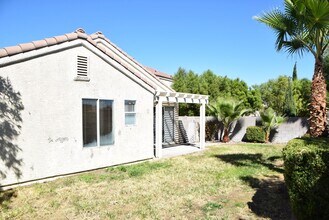 7804 Wavering Pine Dr in Las Vegas, NV - Building Photo - Building Photo
