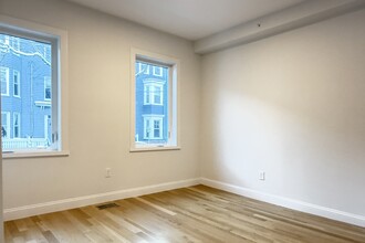 76 Webster St, Unit 1 in Boston, MA - Building Photo - Building Photo