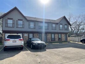 1404 Shufford St in Irving, TX - Building Photo