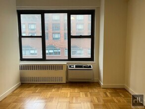 Fourth Avenue in New York, NY - Building Photo - Building Photo