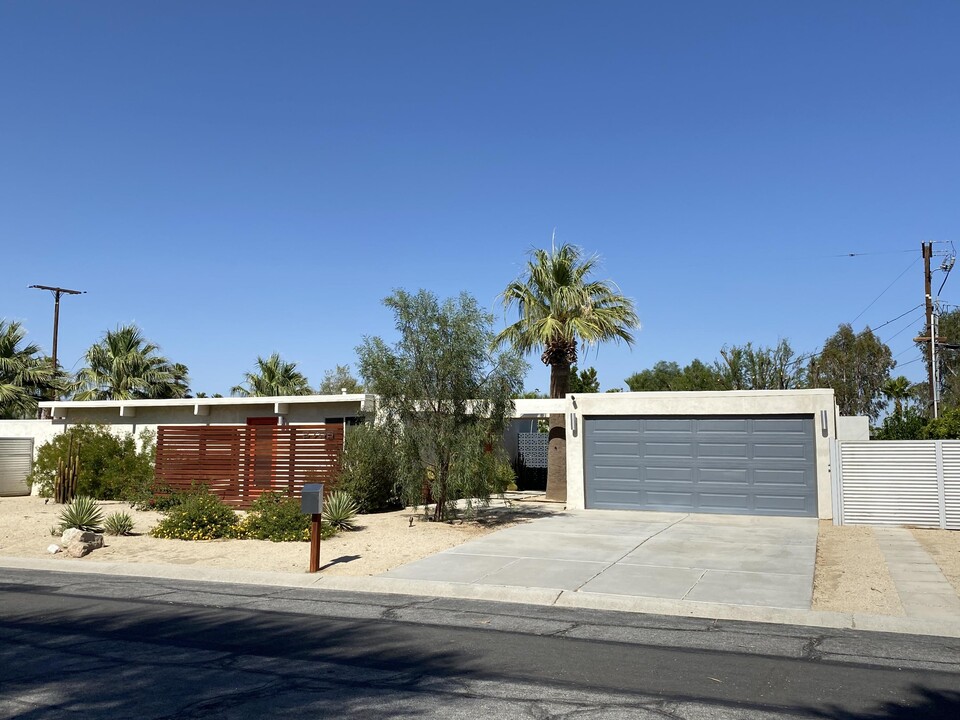 2788 N Starr Rd in Palm Springs, CA - Building Photo