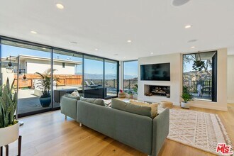 3632 Beverly Ridge Dr in Los Angeles, CA - Building Photo - Building Photo