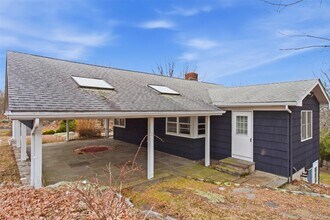 27 Allapartus Cir in Ossining, NY - Building Photo - Building Photo