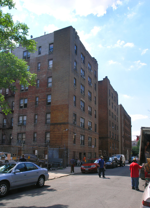 1120 Wyatt St in Bronx, NY - Foto de edificio