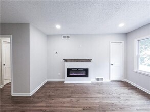 522 Stell Rd in Woodstock, GA - Building Photo - Building Photo