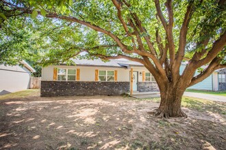 5313 25th St in Lubbock, TX - Foto de edificio - Building Photo