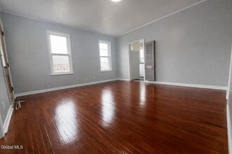 300 Division St in Amsterdam, NY - Building Photo - Building Photo