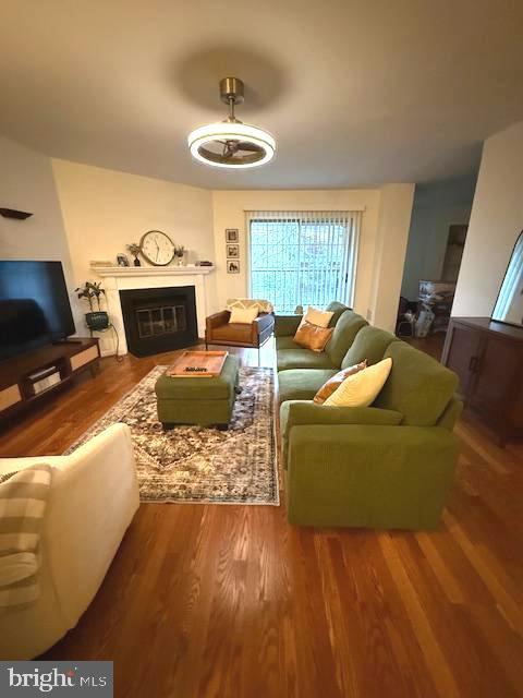 214 Valley Stream Ln in Chesterbrook, PA - Building Photo
