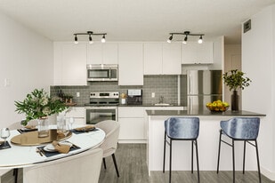 Beacon Place in Edmonton, AB - Building Photo