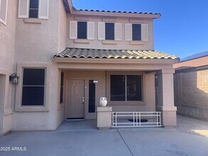 2234 W Peak View Rd in Phoenix, AZ - Foto de edificio - Building Photo