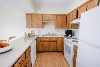 Wedgewood Place Apartments in Coon Rapids, MN - Building Photo - Building Photo