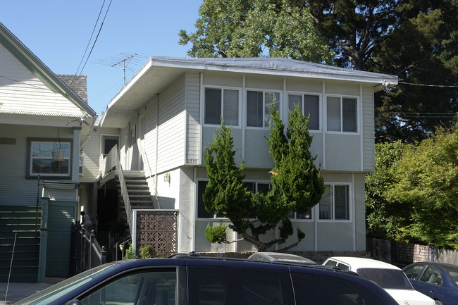 2535 E 29th St in Oakland, CA - Building Photo - Building Photo