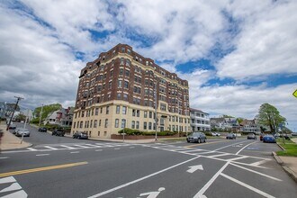 285 Lynn Shore Dr in Lynn, MA - Building Photo - Building Photo