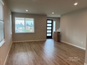 507 15th St SE, Unit 507 in Puyallup, WA - Building Photo - Building Photo