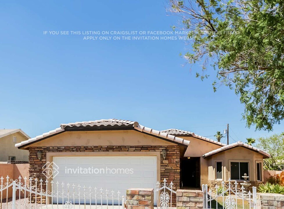 818 E Ardmore Rd in Phoenix, AZ - Building Photo