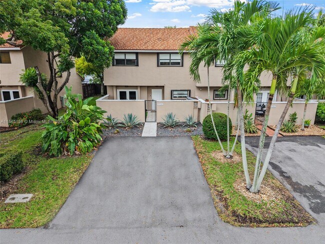 11580 SW 91st Terrace in Miami, FL - Building Photo - Building Photo