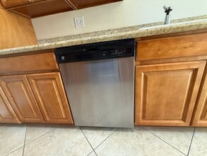 1126 S Clifpark Cir in Anaheim, CA - Building Photo - Building Photo