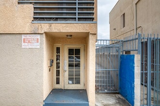 7248 Alabama Ave in Canoga Park, CA - Building Photo - Building Photo