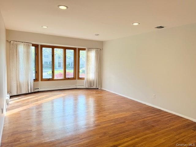 17 Threepence Dr in Melville, NY - Building Photo - Building Photo