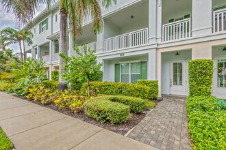 7089 Edison Pl in Palm Beach Gardens, FL - Building Photo - Building Photo