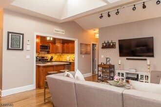 309 1st St in Hoboken, NJ - Building Photo - Building Photo