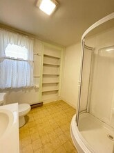 42 N Franklin St in Waynesboro, PA - Building Photo - Building Photo