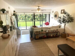 2500 Presidential Way in West Palm Beach, FL - Building Photo - Building Photo