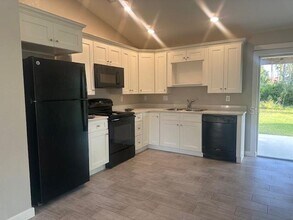 651 Chamber St NW in Port Charlotte, FL - Building Photo - Building Photo