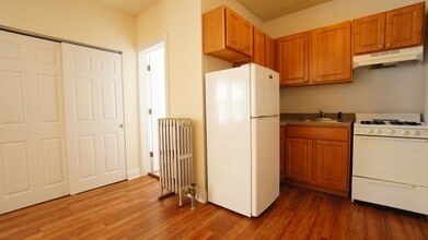 1749 N Humboldt Blvd, Unit 103 in Chicago, IL - Foto de edificio - Building Photo