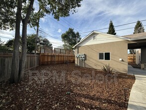 1229 Hooton Ct in Carmichael, CA - Building Photo - Building Photo