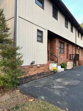 225 Huckleberry Rd in Bluff City, TN - Building Photo - Building Photo