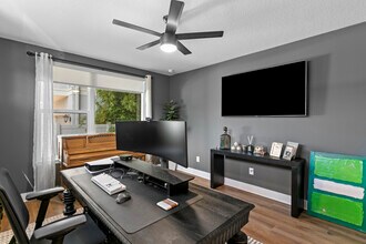 2506 W Cleveland St, Unit 10 in Tampa, FL - Foto de edificio - Building Photo