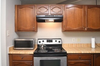 10102 Barmont Dr in La Porte, TX - Foto de edificio - Building Photo