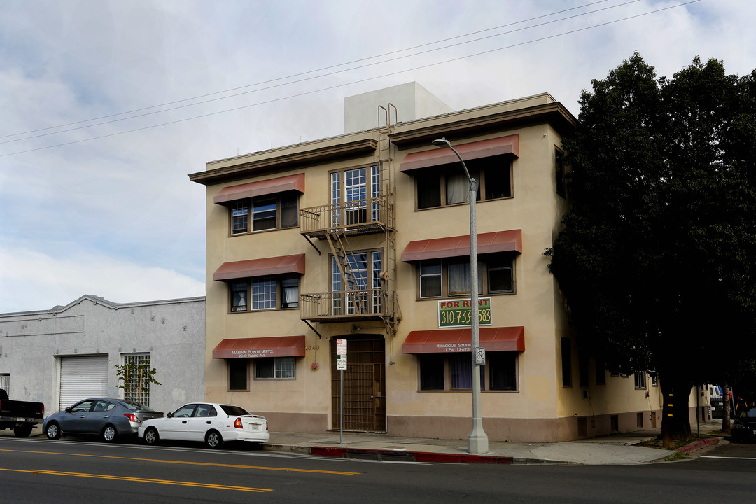 Marina Pointe in San Pedro, CA - Foto de edificio