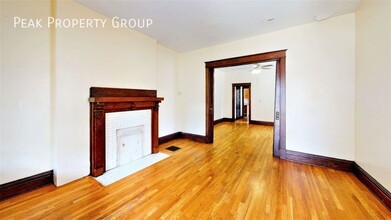 2074 Summit St in Columbus, OH - Building Photo - Building Photo