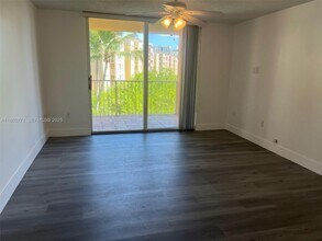 19701 E Country Club Dr in Aventura, FL - Building Photo - Building Photo