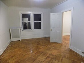 31-33 97th St-Unit -2 in Queens, NY - Building Photo - Building Photo