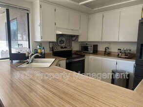 652 Hanisch Dr in Roseville, CA - Building Photo - Building Photo