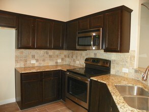 245-247 Hidden Springs Dr in Bastrop, TX - Foto de edificio - Building Photo