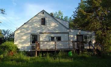 140 N Montgomery St in Walden, NY - Building Photo - Building Photo