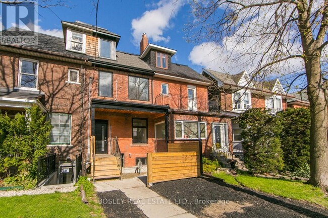 379-379 St Clarens Ave