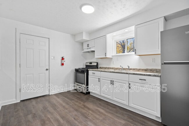 922 Hill Ave in Pittsburgh, PA - Building Photo - Building Photo