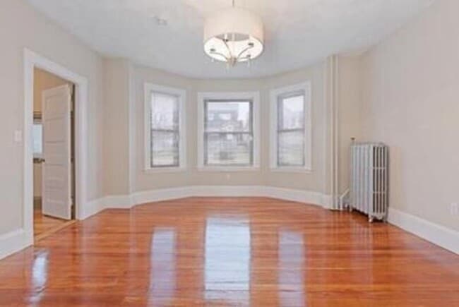 94 Gladstone St, Unit 1