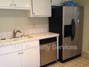 881 Peach St in San Luis Obispo, CA - Building Photo - Building Photo