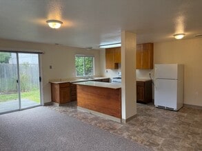 4157 Walnut Dr in Eureka, CA - Building Photo - Building Photo