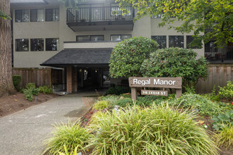 Regal Manor in New Westminster, BC - Building Photo - Building Photo