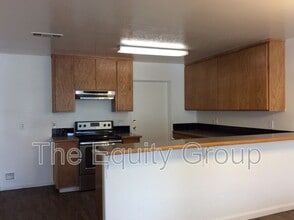 437 N Park St in Visalia, CA - Building Photo - Building Photo