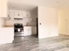 Saticoy in Van Nuys, CA - Building Photo - Building Photo