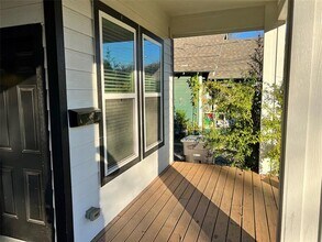 319 W Page Ave in Dallas, TX - Building Photo - Building Photo