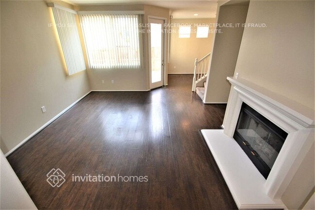 1052 E Agate Ct in Gardena, CA - Foto de edificio - Building Photo